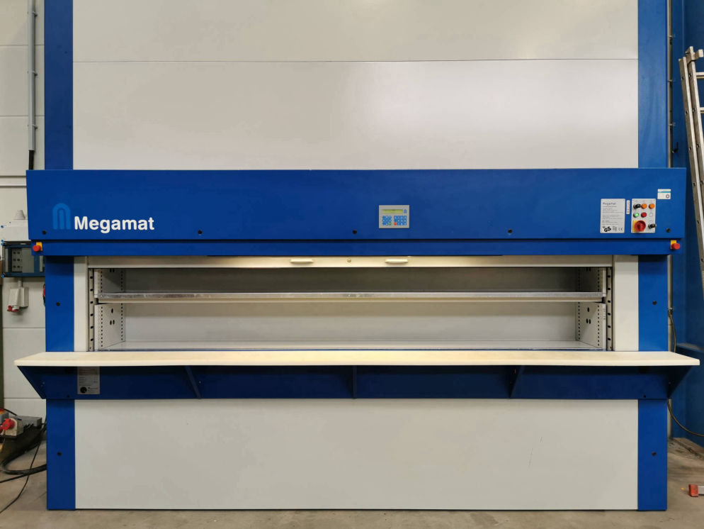 gut erhaltenes Megamat Umlaufregal Paternoster Typ 204